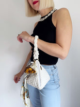Carica l&#39;immagine nel visualizzatore di Gallery, Candy Small Luxury Crochet Triangle Bag
