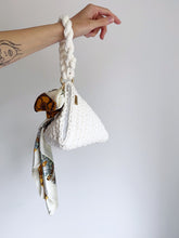 Afbeelding in Gallery-weergave laden, Candy Small Luxury Crochet Triangle Bag

