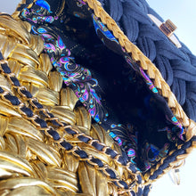 Carregar imagem no visualizador da galeria, SunShine Large Crochet Stylish Bag
